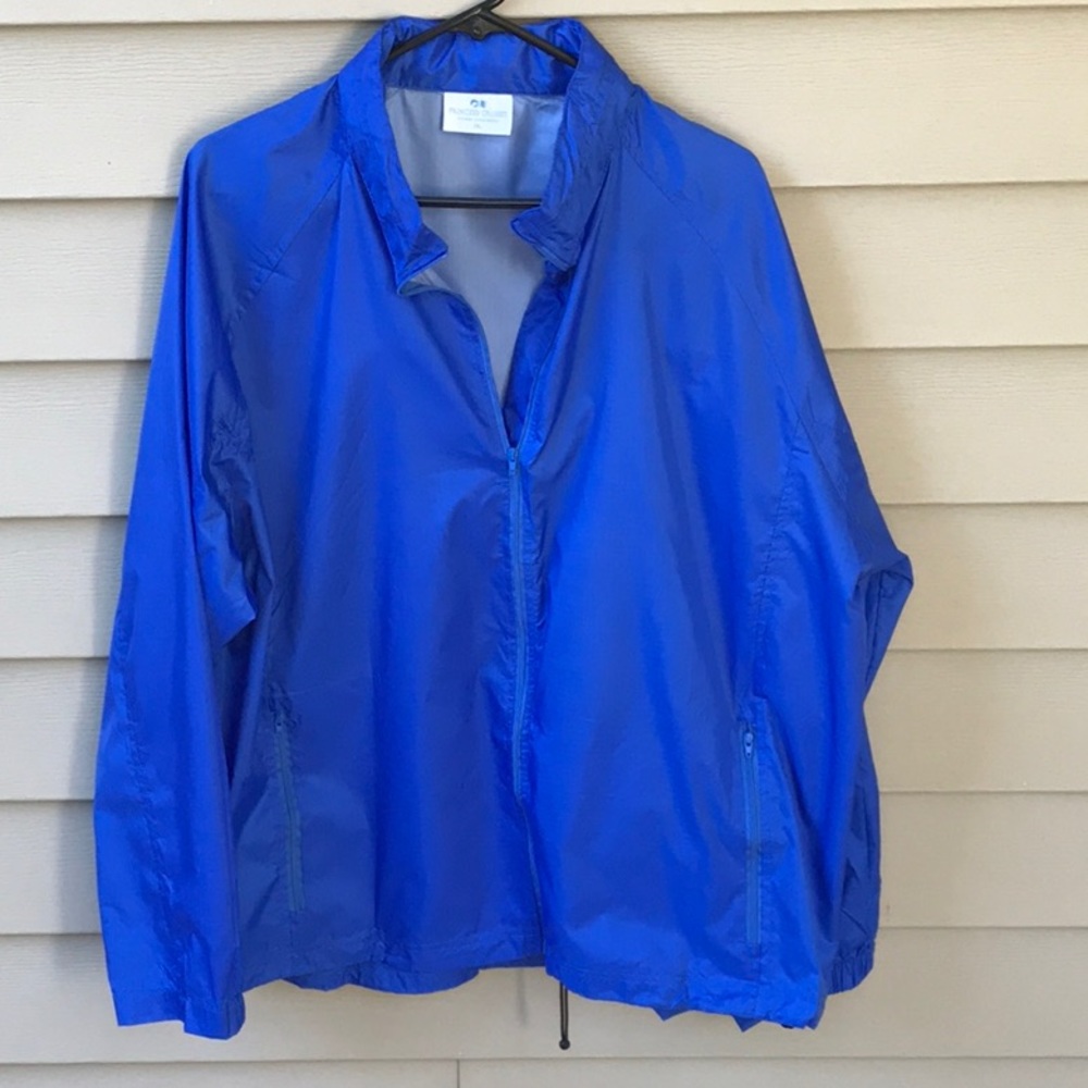 Nice NWOT nylon rain jacket with hood. Size 2XL